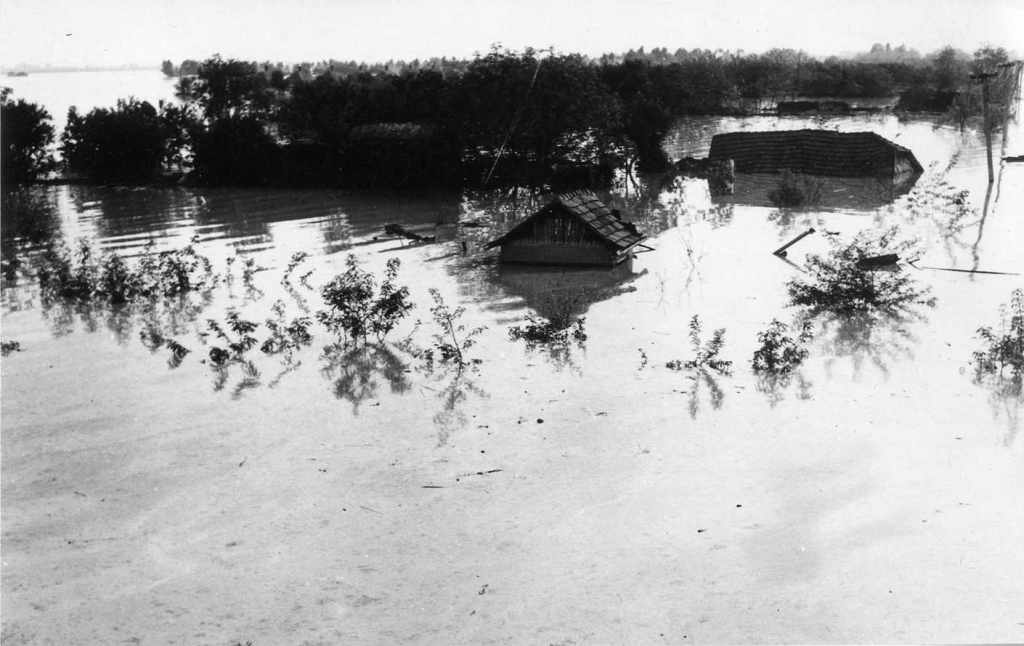 1970. Tiszai árvíz, Tunyogmatolcs (Fotó: Hámor Szabolcs/VízDok)