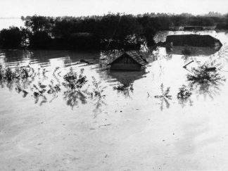 1970. Tiszai árvíz, Tunyogmatolcs (Fotó: Hámor Szabolcs/VízDok)